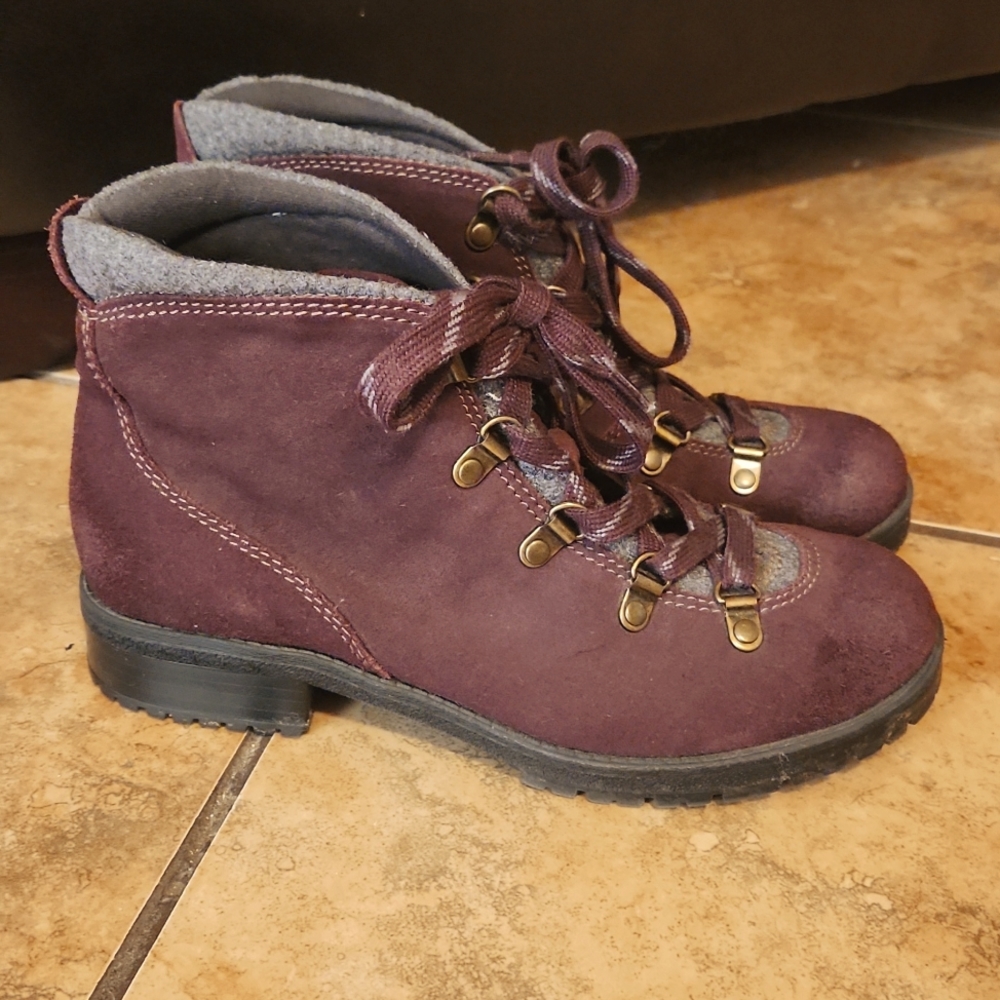 Clark's Women's Lace Up Boots